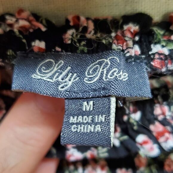 2 Piece Shorts and Top Set by Lily Rose in Size M - Picture 5 of 10